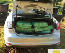 PM apreende veículo roubado com mais de 300 quilos de maconha em São José das Palmeiras (PR)