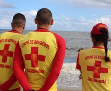 Mortes por afogamento caem 53,3% nas praias do Paraná durante a temporada de verão