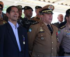 Secretário de Segurança recebe medalha de Mérito de Ensino na comemoração dos 49 anos da Academia Policial Militar do Guatupê