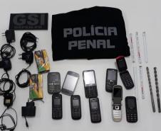 Agentes penitenciários de Cascavel evitam entrada de 17 celulares e drogas em unidades prisionais