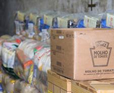 Mais de 20 toneladas são entregues ao Projeto Cesta Solidária, do Governo do Paraná