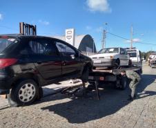 Segurança retira veículos do pátio da Delegacia de Piraquara