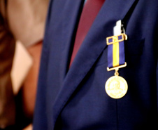 Secretário da Segurança Pública recebe medalha no aniversário de 166 anos da Polícia Militar do Paraná