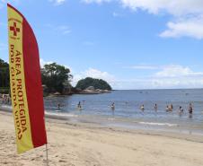 Orientação dos guarda-vidas e conscientização do cidadão fazem diminuir número de salvamentos no litoral na primeira quinzena do verão