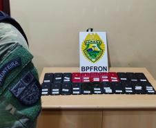 Passageiro com 22 celulares contrabandeados escondidos no corpo é abordado pelo BPFron em Cascavel (PR)