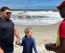  Corpo de Bombeiros orienta sobre retirada de pulseirinhas e cuidados com crianças nas praias 