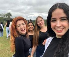 As alunas responsáveis pela obra vencedora foram Daniella Rosa Cunha (18), Elisa Lopes de Paula (18), Geovana Balador (19) e Heloísa Gogola (18) — estudantes do curso técnico de Formação de Docentes.