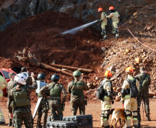 Bombeiros militares participam de operação humanitária no Paraná