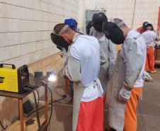 Polícia Penal realiza curso de soldador para detentos em penitenciária de Cascavel