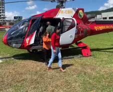 Paraná ajuda atendimentos em Santa Catarina com bombeiros e helicóptero