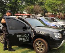 Crianças e adolescentes em acolhimento social de Cascavel recebem visita e presentes de policiais penais