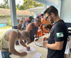 PCPR realiza entrega de mais de 260 novas carteiras de identidade na Ilha do Mel