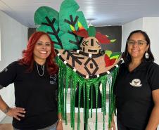 Mulheres privadas de liberdade produzem fantasias para escola de samba de Curitiba