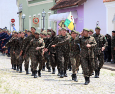 PMPR participa de solenidade militar em alusão aos 130 anos do Cerco da Lapa