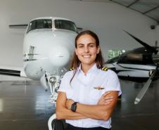 Primeira copiloto mulher da Casa Militar tem brevê para guiar aviões e helicópteros