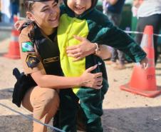 Polícia Militar do Paraná realiza Ação Social de Páscoa para 750 Crianças em Curitiba