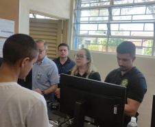 Polícia Penal e Justiça Eleitoral regularizam títulos de eleitor de custodiados paranaenses