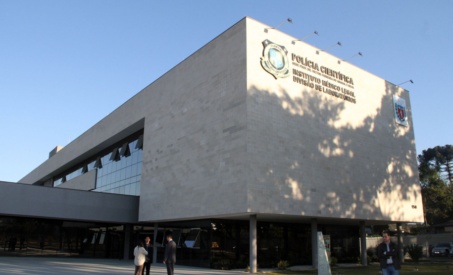 Governo contrata peritos oficiais e agentes de necropsia