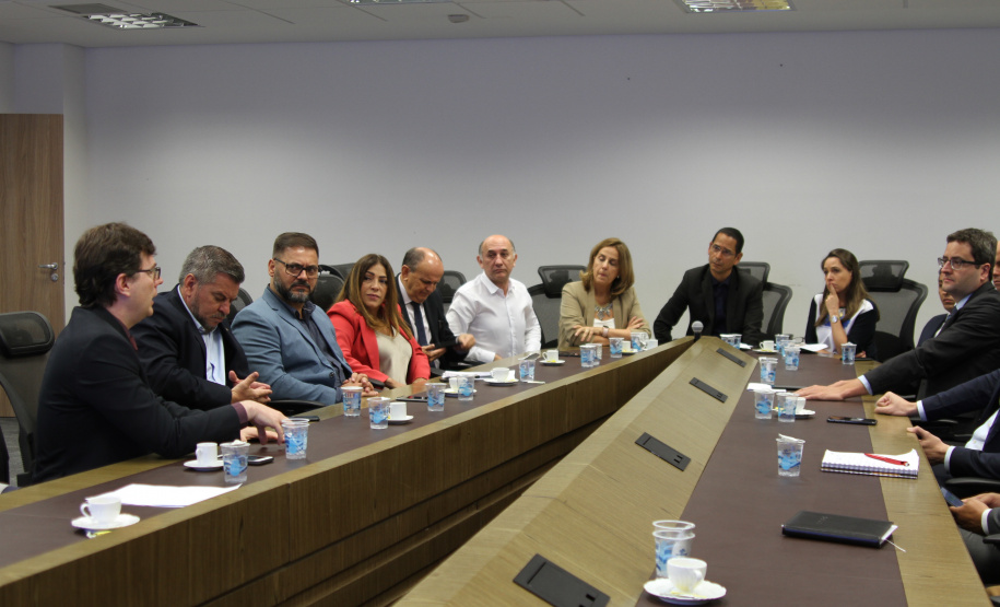 Secretário da Segurança Pública se reúne com deputados e representantes de Maringá