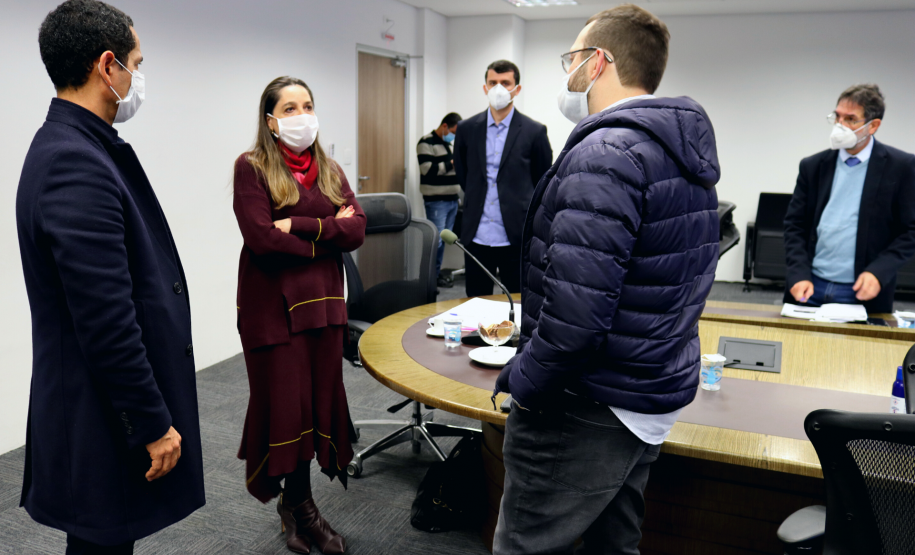 Secretário da segurança recebe deputado federal Filipe Barros