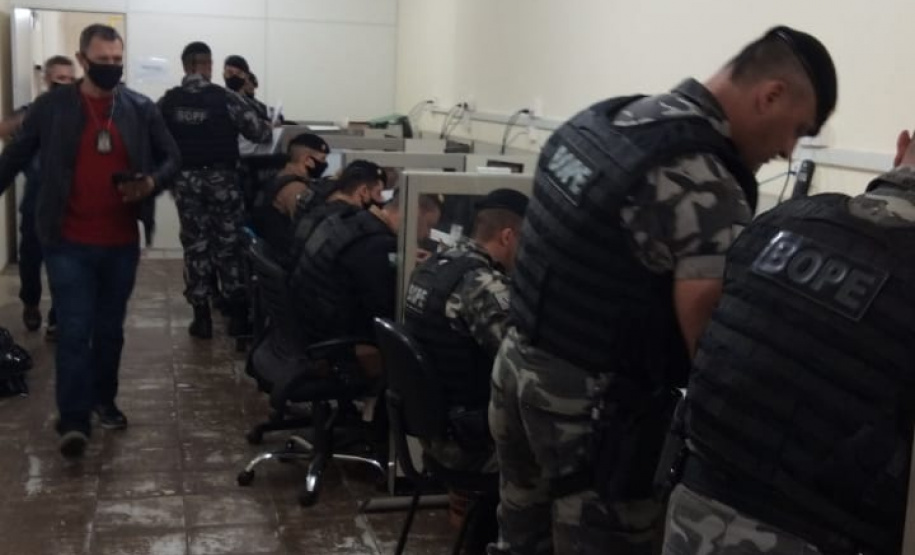 Megaoperação Enoch da Polícia Militar desmantela organização criminosa na CIC e prende 16 pessoas no Paraná e em Santa Catarina