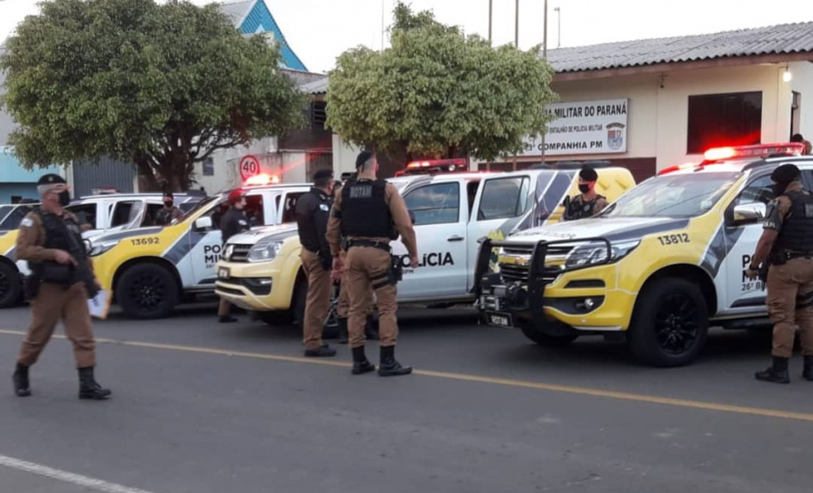 PM e Polícia Civil apreendem duas armas de fogo e um simulacro durante operação em Reserva