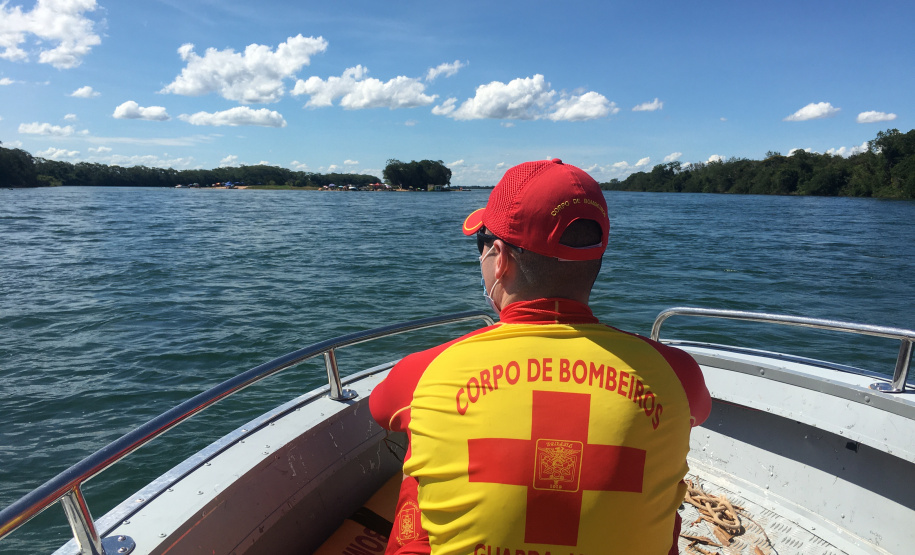 PM e bombeiros intensificam ações nas praias às margens do Rio Paraná