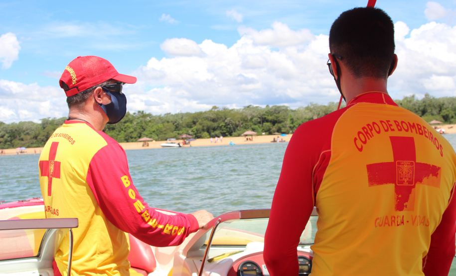 PM e bombeiros intensificam ações nas praias às margens do Rio Paraná