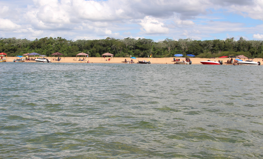 PM e bombeiros intensificam ações nas praias às margens do Rio Paraná