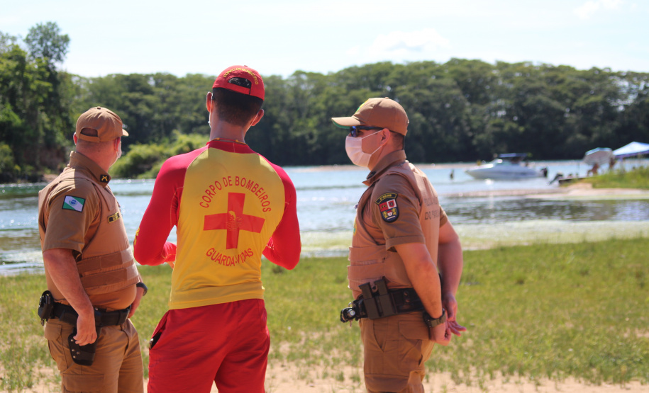 PM e bombeiros intensificam ações nas praias às margens do Rio Paraná