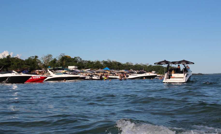 PM e bombeiros intensificam ações nas praias às margens do Rio Paraná