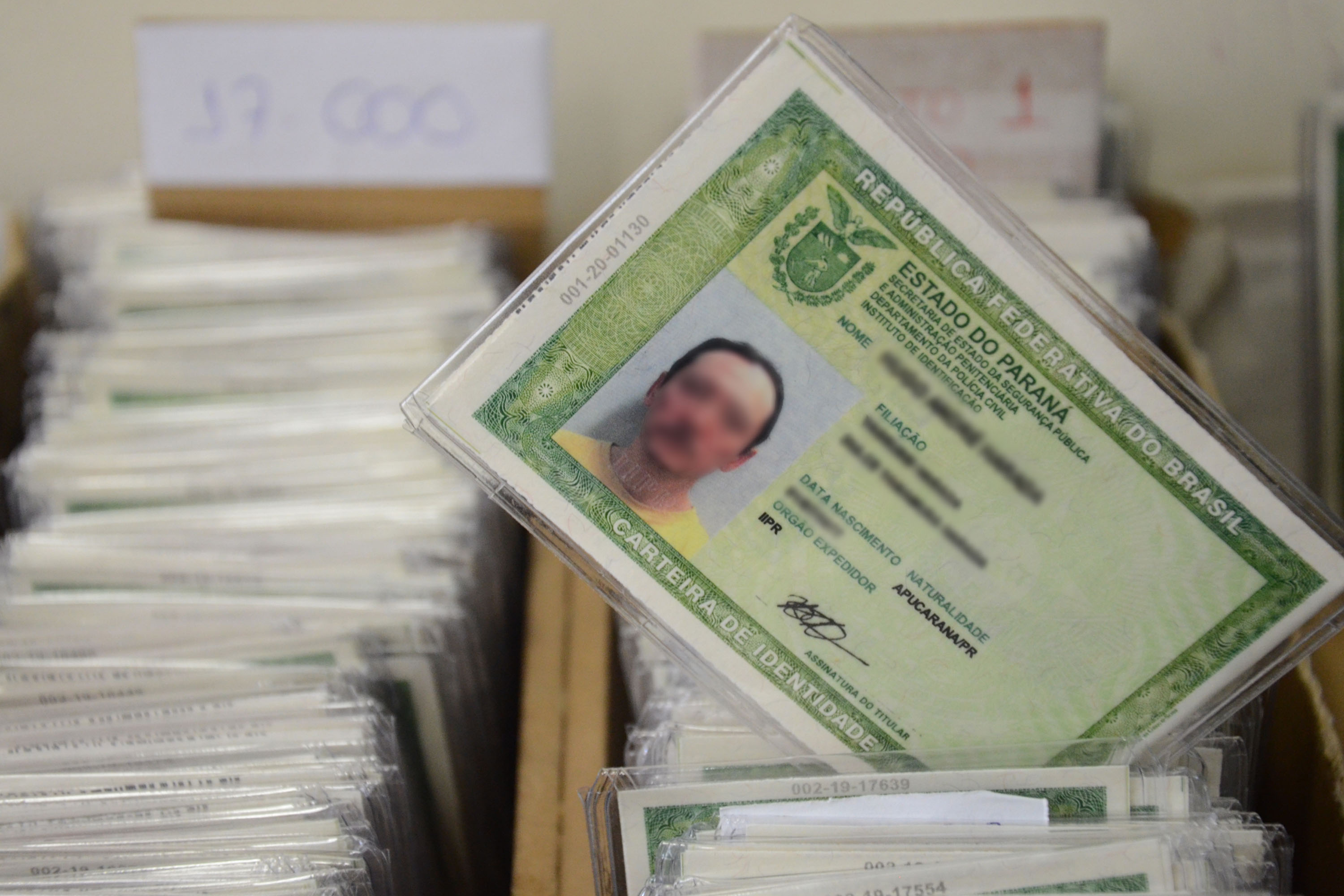 Carteiras de identidade já são encaminhadas na Operação RS Verão Total -  Secretaria da Segurança Pública