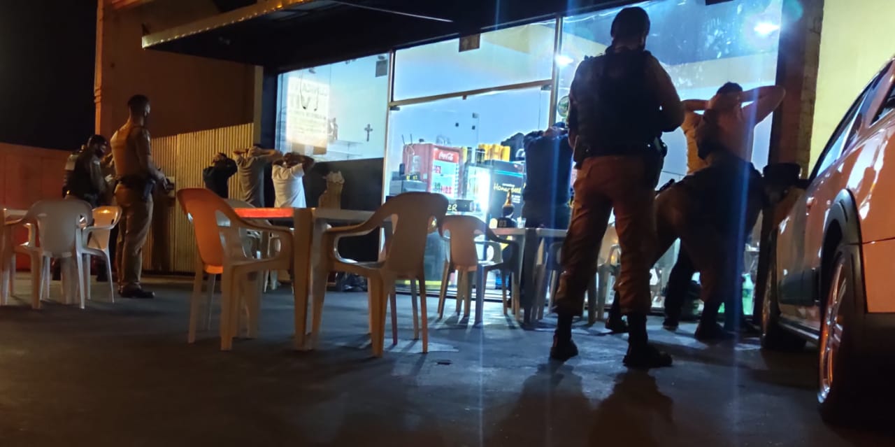 Durante operação Ostensividade II, PM prende duas pessoas em Cianorte, no Noroeste do estado