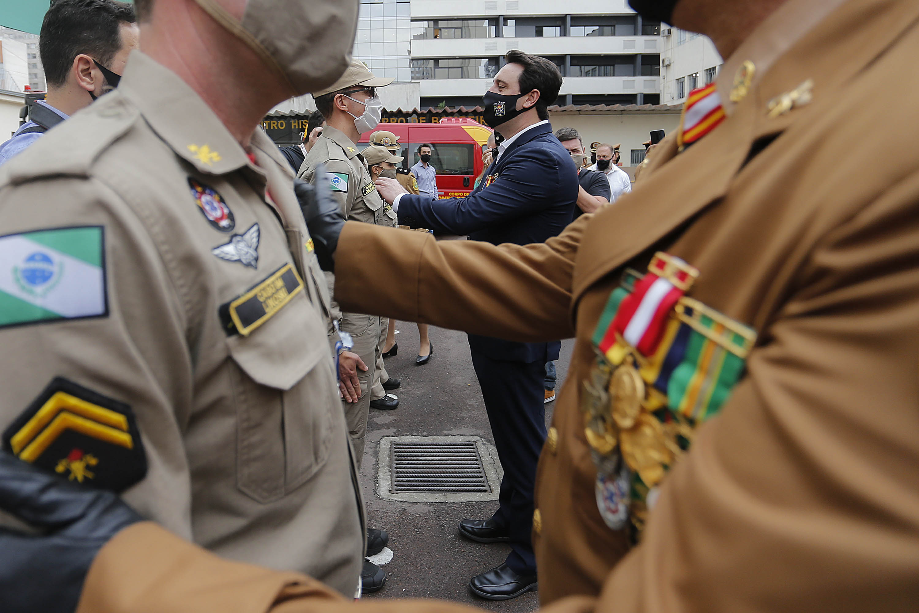 Governador entrega 15 novas viaturas para o Corpo de Bombeiros
