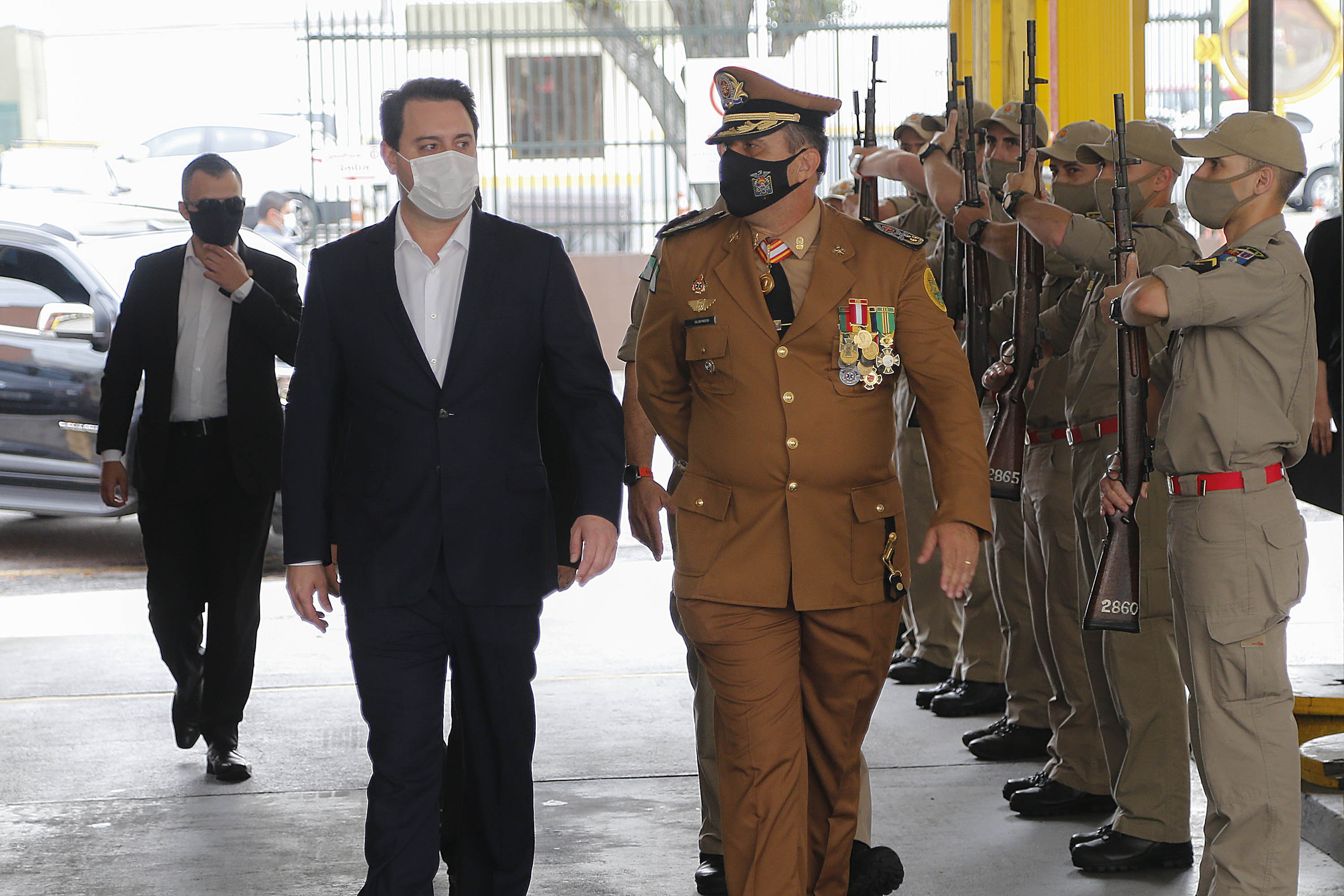 Governador entrega 15 novas viaturas para o Corpo de Bombeiros