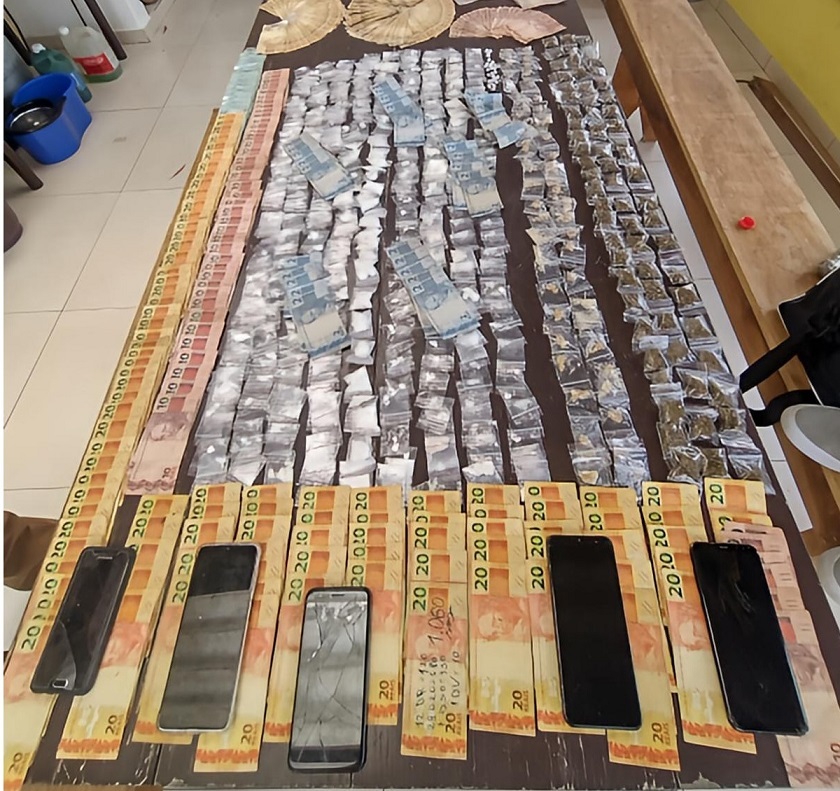 PMPR prende trio em flagrante por tráfico de drogas em Pontal do Paraná