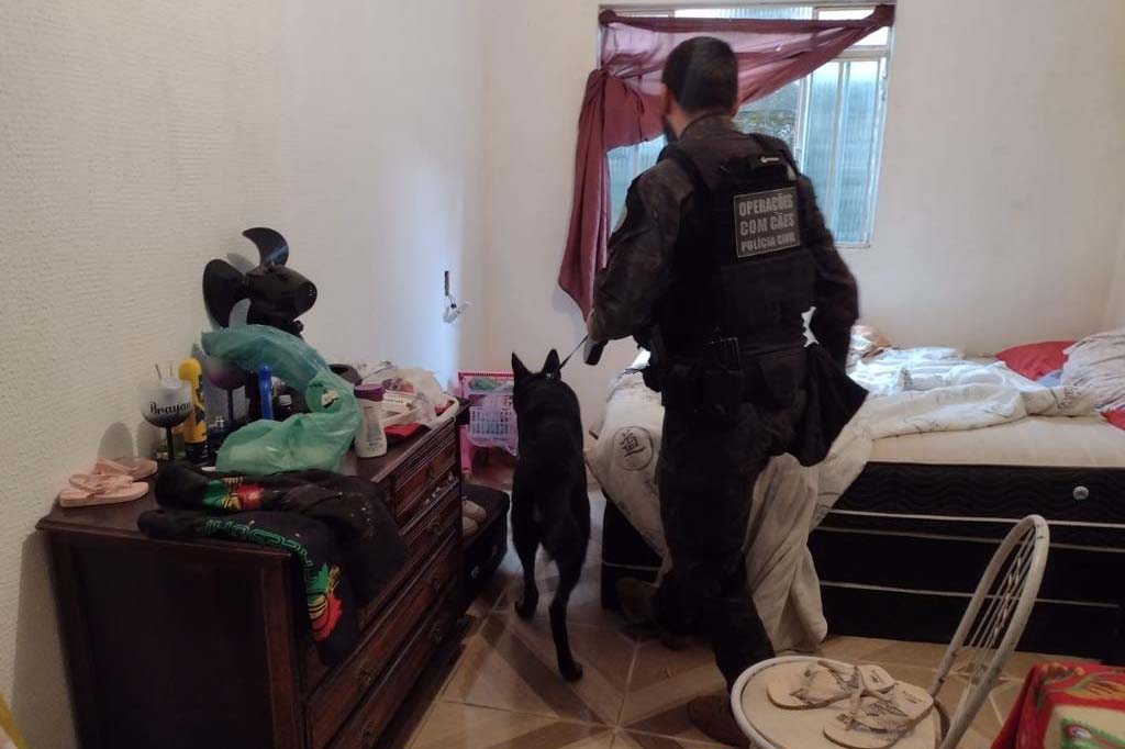  PCPR cumpre seis ordens judiciais em investigação de homicídio ocorrido em Pontal do Paraná