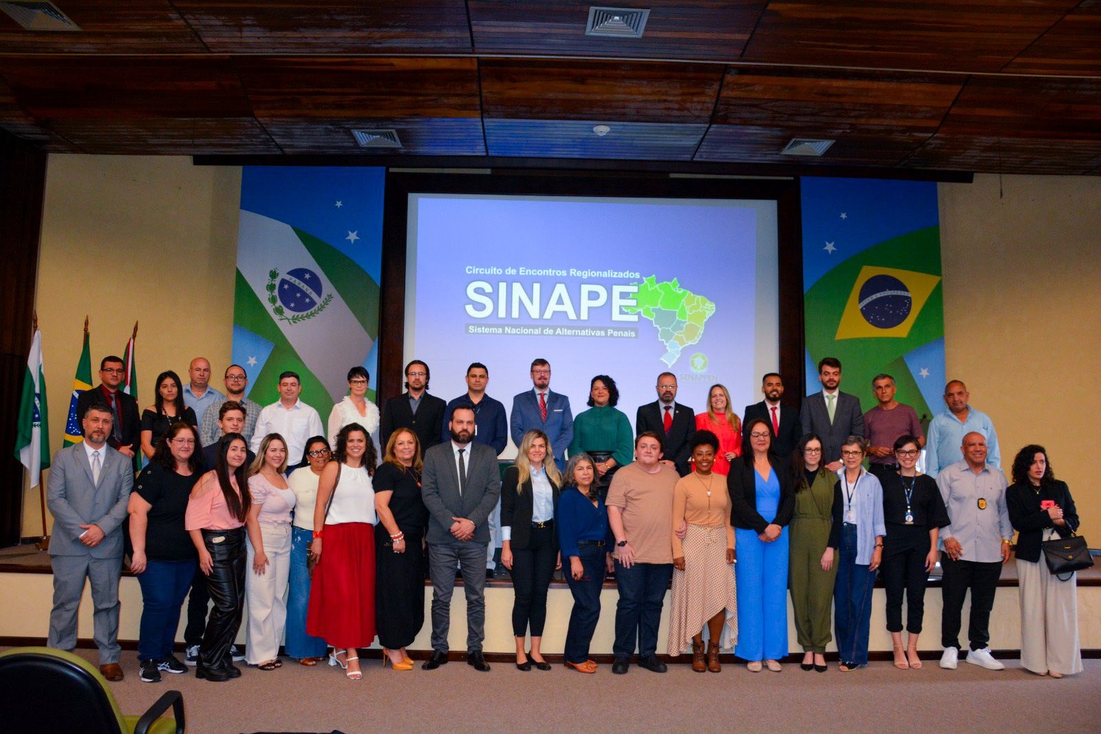 Encontro que debate implementação de sistema nacional de alternativas penais é realizado em Curitiba