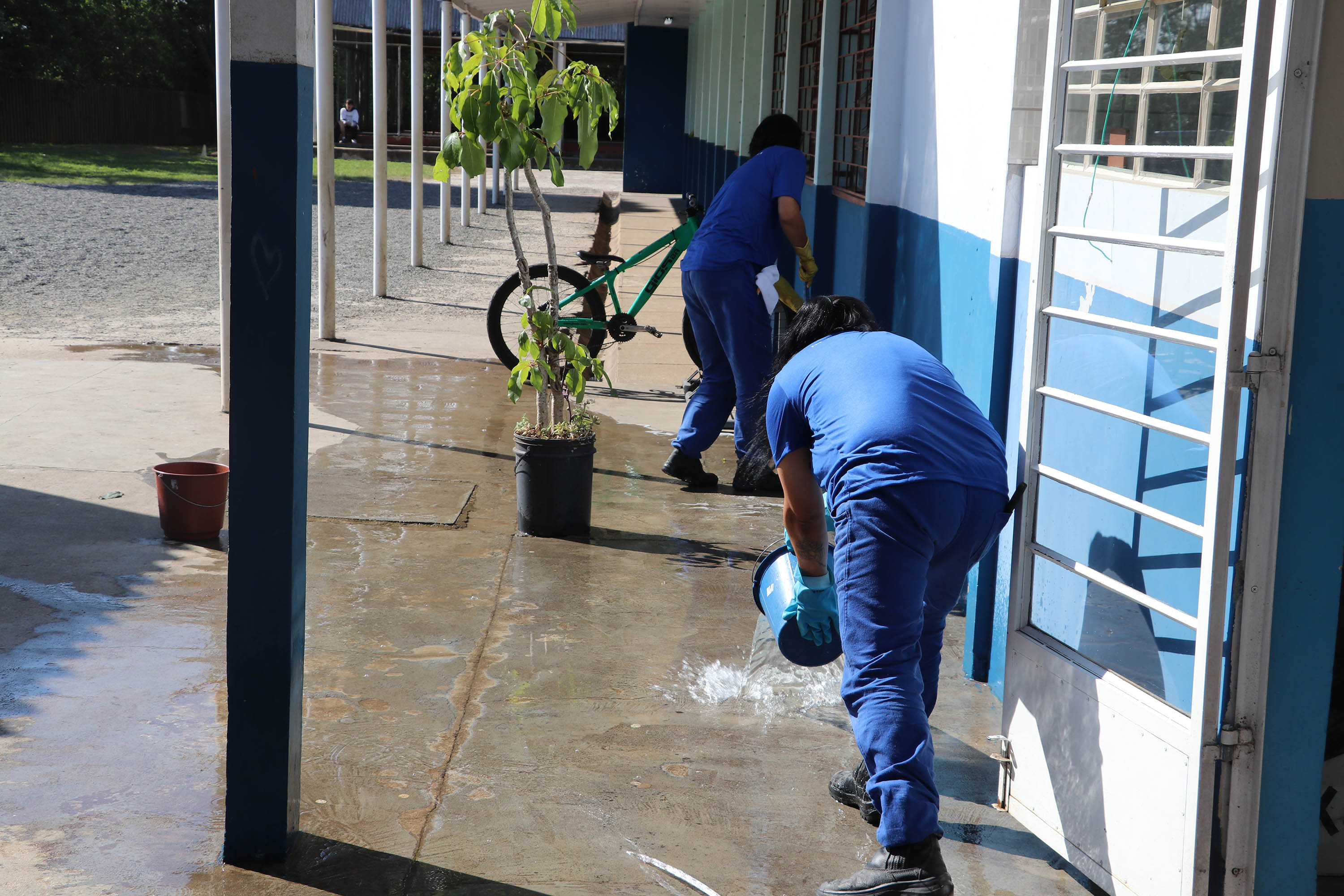 Programa de reparos e limpeza nas escolas promove reinserção de mulheres apenadas