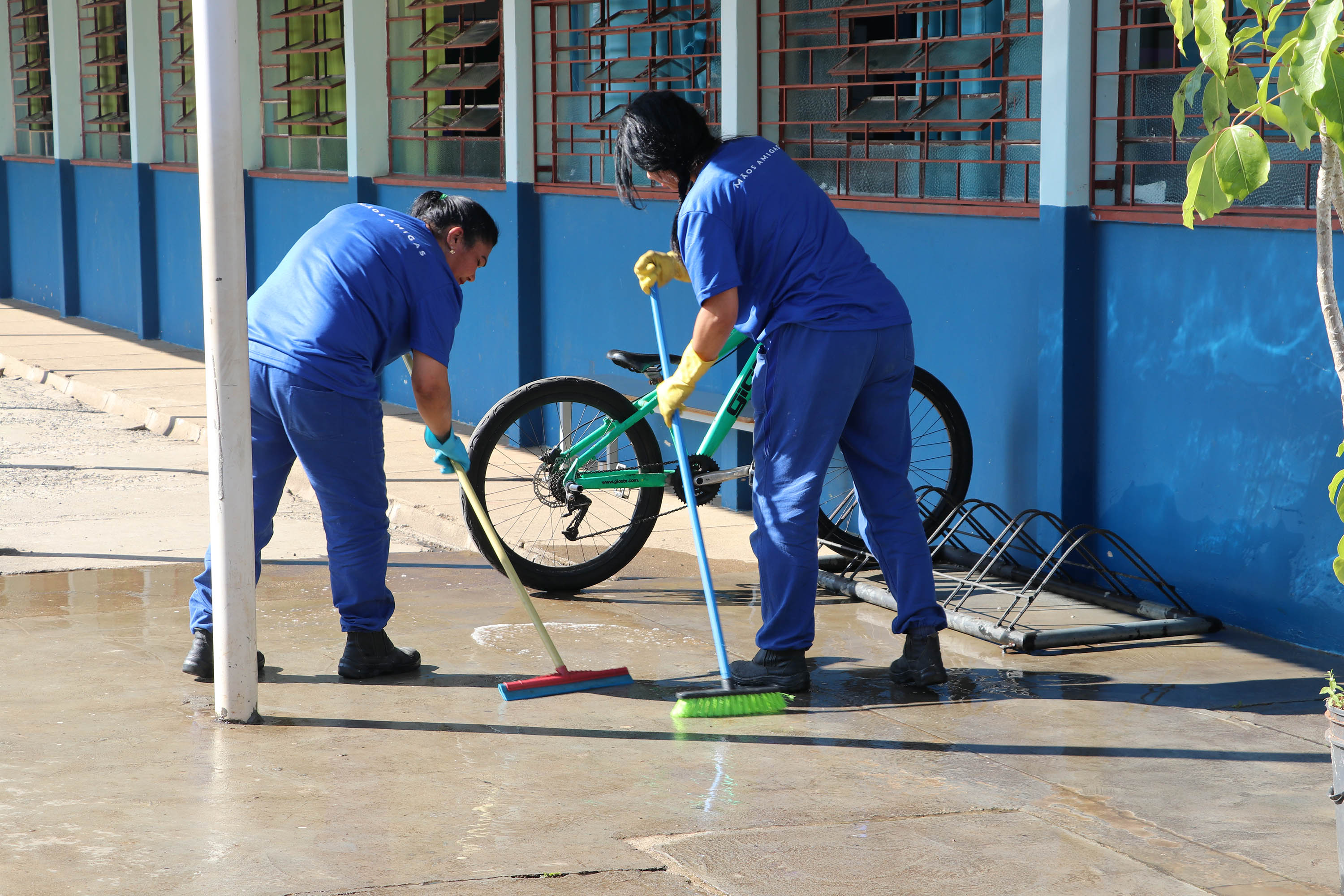 Programa de reparos e limpeza nas escolas promove reinserção de mulheres apenadas