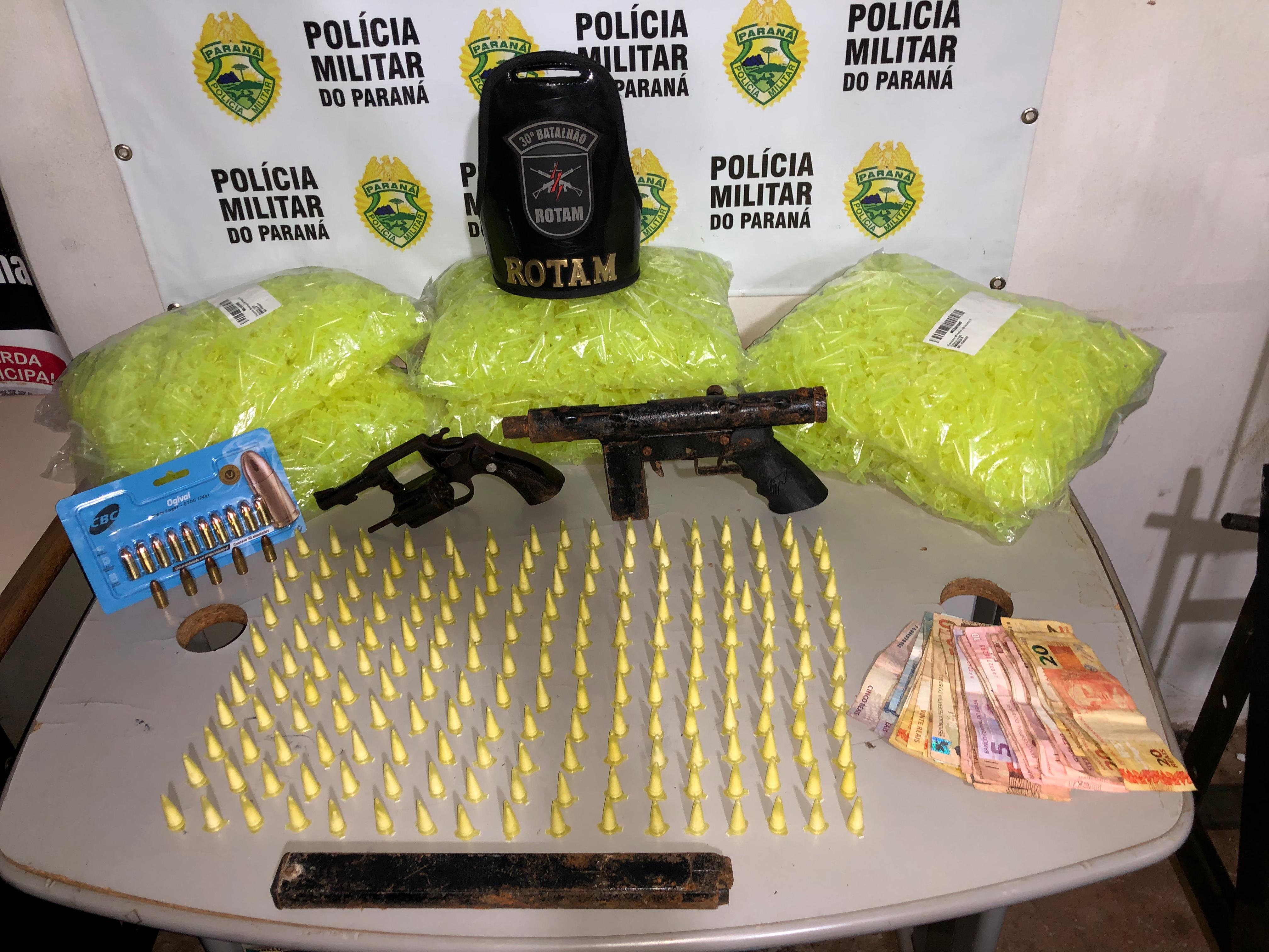 PMPR prende homem com metralhadora e munições