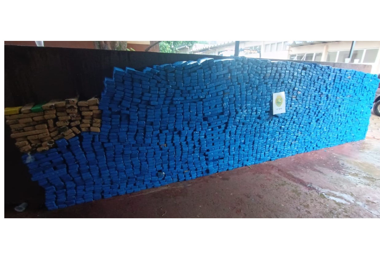 Polícia Militar apreende 3,2 toneladas de maconha em Foz do Iguaçu e Guaíra