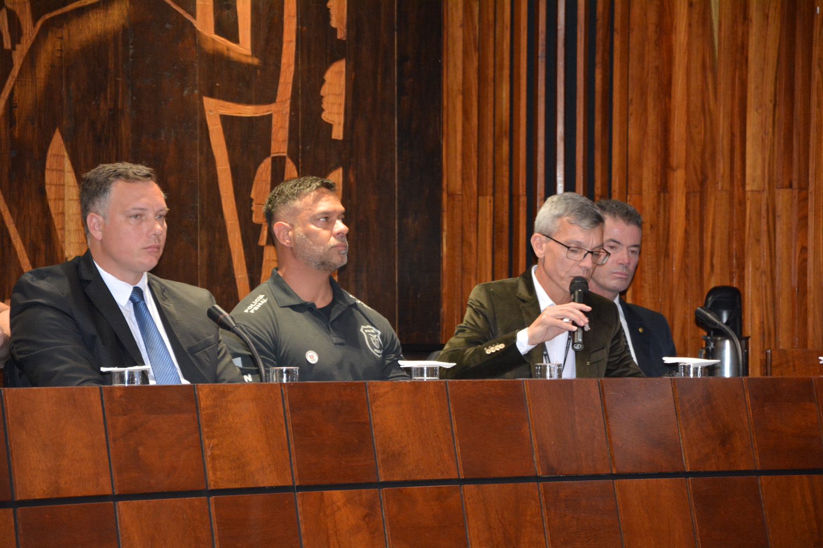Polícia Penal do Paraná é homenageada na Assembleia Legislativa