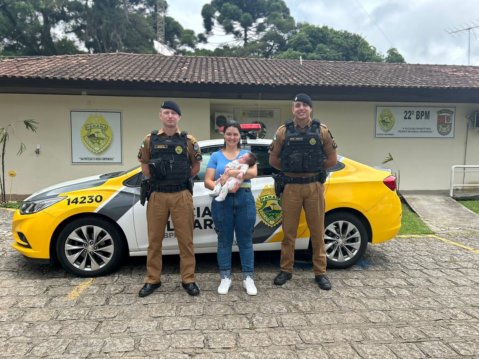 Policiais Militares salvam bebê engasgado em Colombo