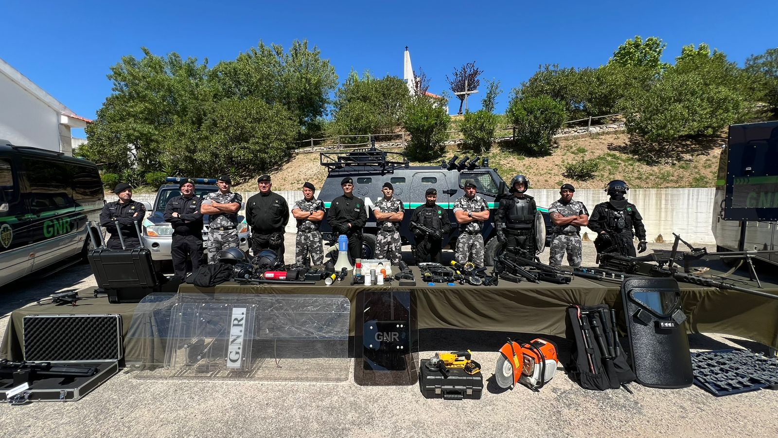 Policiais do BPRONE da PMPR trocam experiências com Guarda Nacional de Portugal