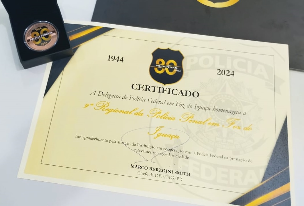 Polícia Penal é homenageada em evento comemorativo aos 80 anos da Polícia Federal em Foz do Iguaçu