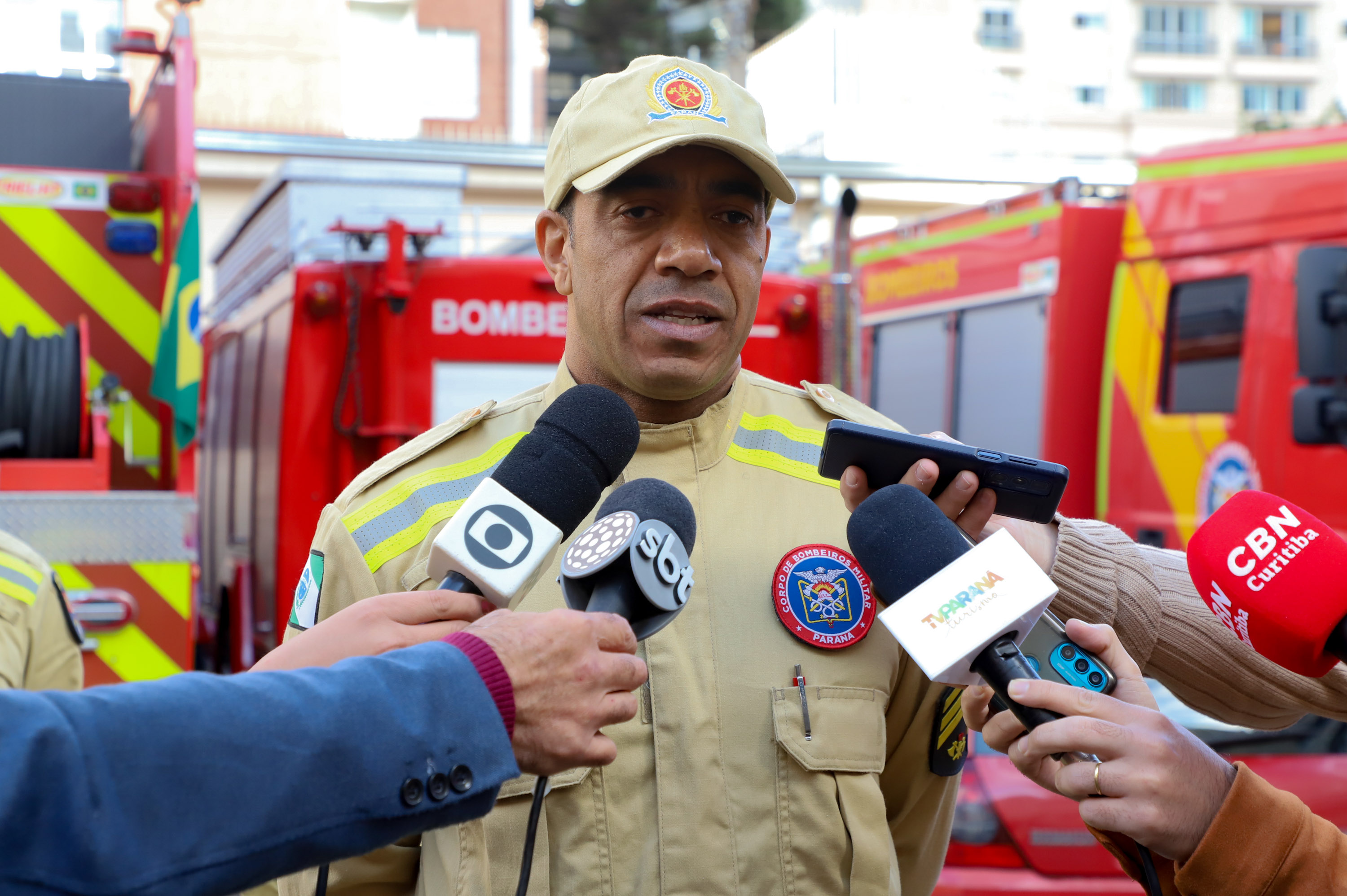 Buscas complexas e casos marcantes: bombeiros do Paraná relatam atuação no RS