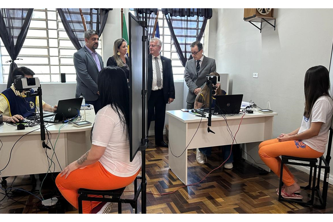 Polícia Penal e Justiça Eleitoral regularizam títulos de eleitor de custodiados paranaenses