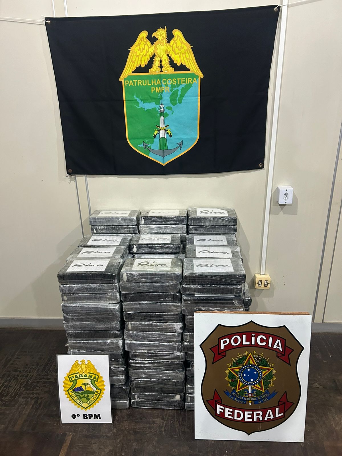 Polícia Militar e Polícia Federal apreendem pasta base de cocaína no terminal de containers de Paranaguá