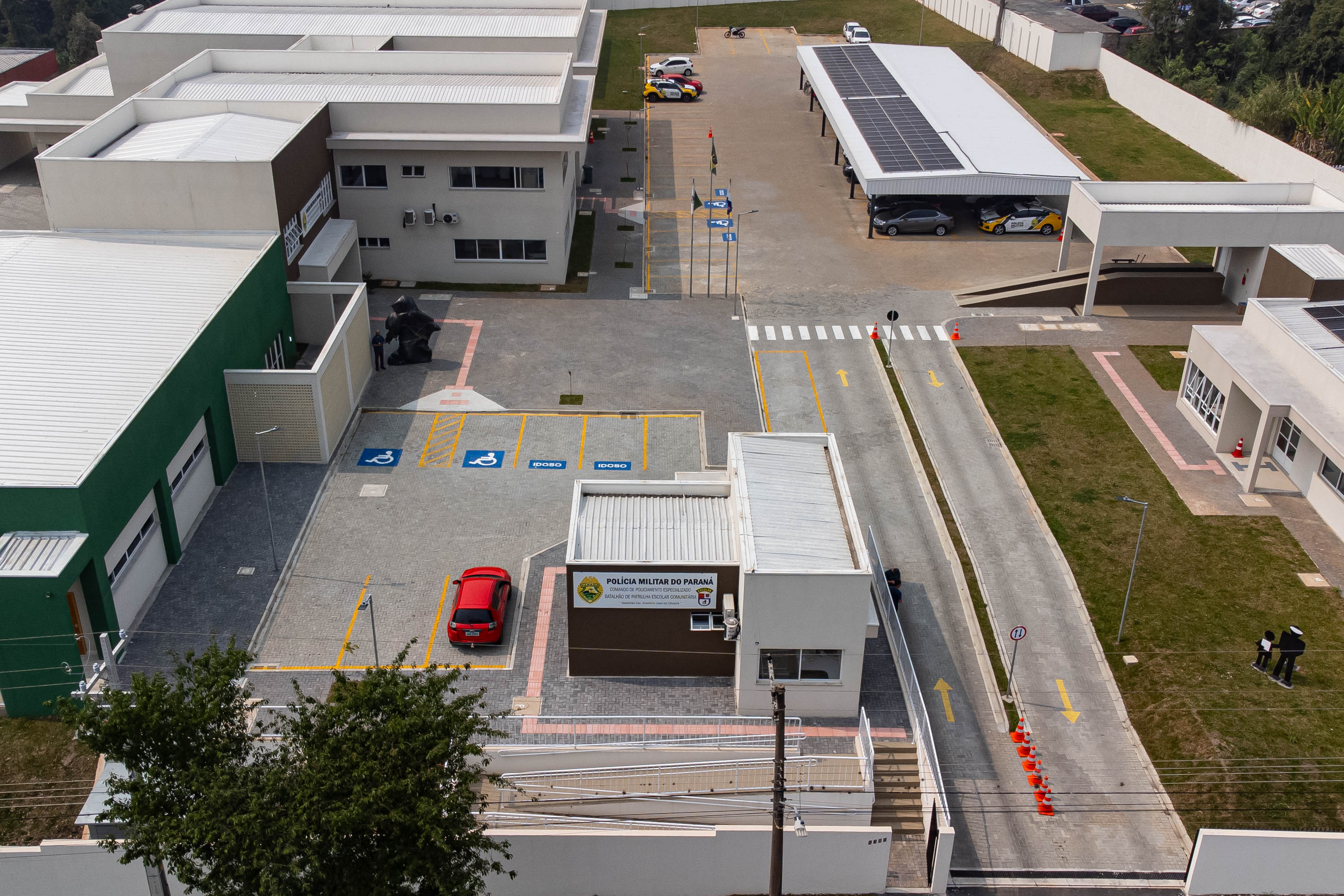 Governador inaugura sede do Batalhão de Patrulha Escolar e entrega 52 viaturas da Rotam